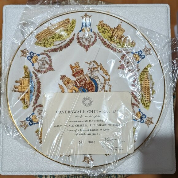 Caverswall China 1981 Royal Wedding Plate – Prince Charles & Lady Diana - Picture 1 of 3